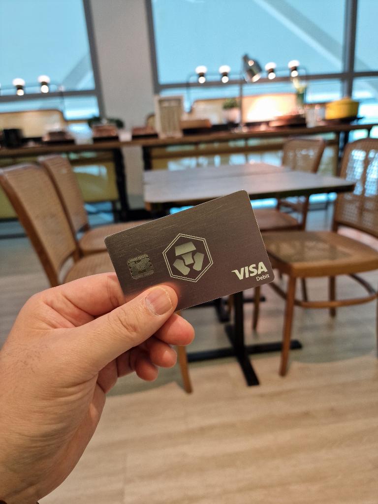 Show your lounge access photos 👇 #CROFam | @ngngdhd0l : r/Crypto_com