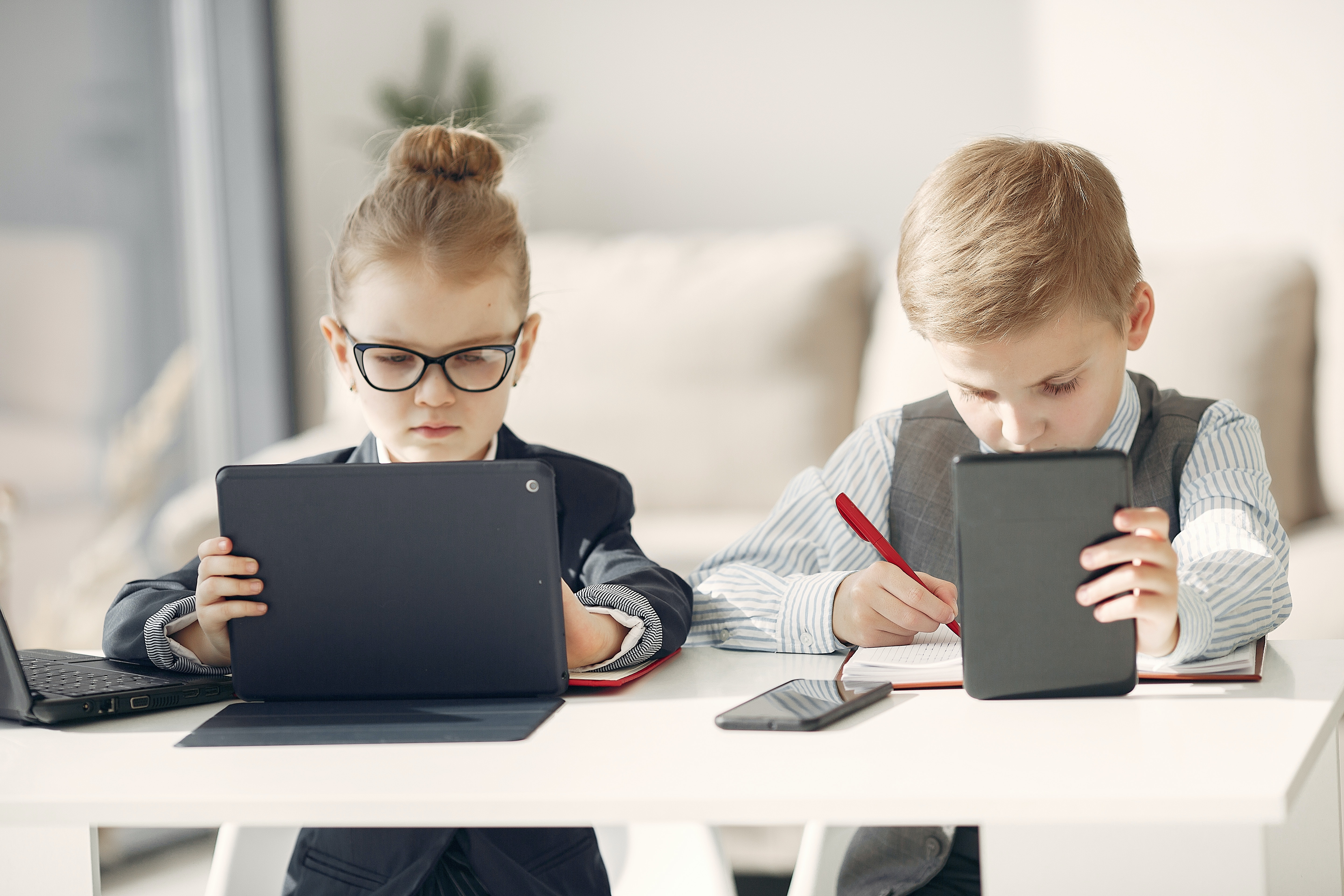 【動画】お子さまのandroidデバイスでウイルスバスター モバイルを利用する方法 -URLフィルタ- 【動画】お子さまのandroidデバイスでウイルスバスター モバイルを利用する方法 -URLフィルタ-